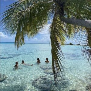 Meet your Posher, Chloe